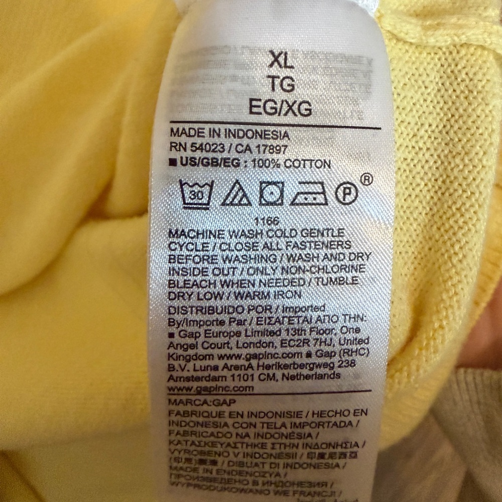 Light Yellow Button-Up Cardigan - Picture 4 of 4